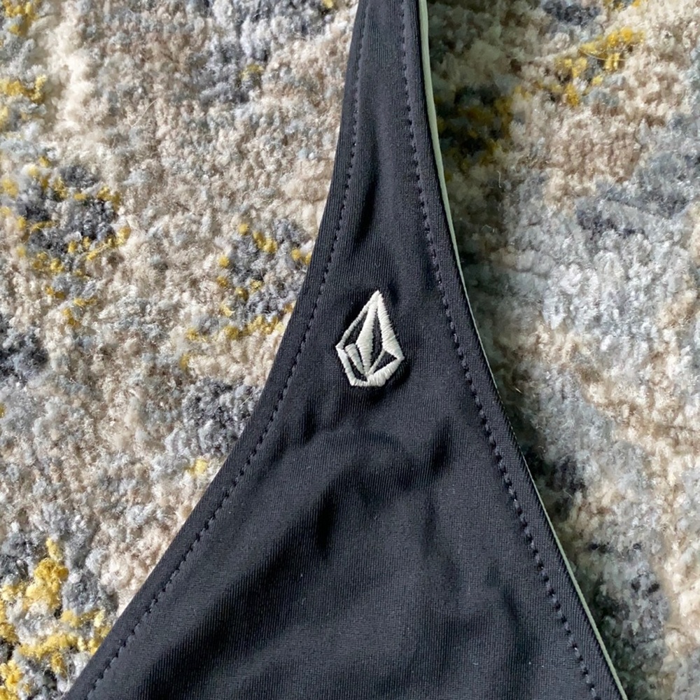 Volcom Reversible Bikini Top - Picture 2 of 4